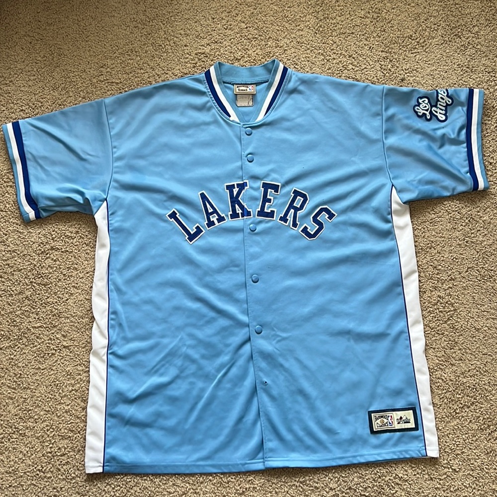 Lakers Harwood Classic warm up